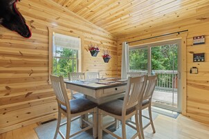 舒适小屋, 2 间卧室, 壁炉, 山景 | 客房内用餐