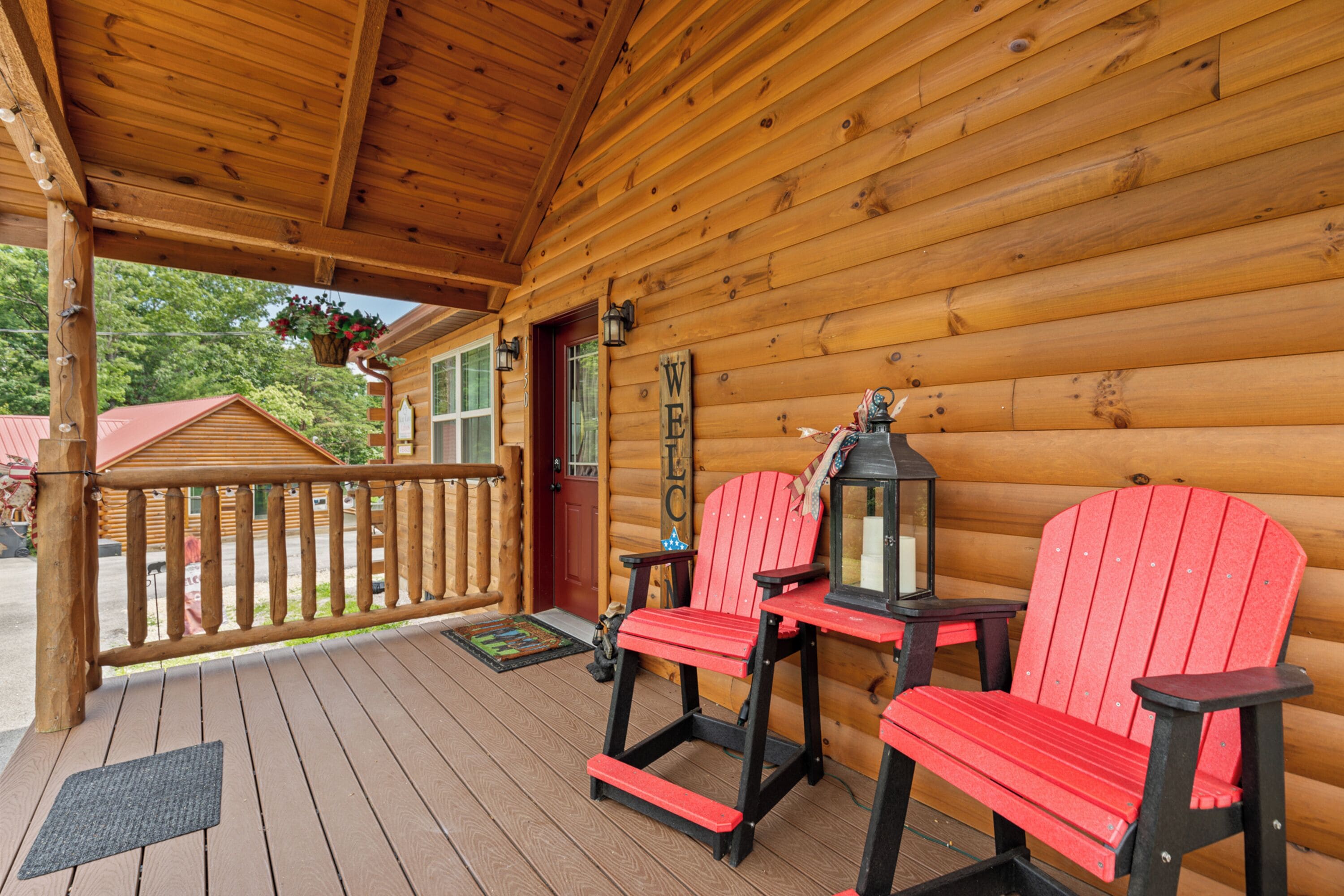 Comfort Cabin, 2 Bedrooms, Fireplace, Mountain View | Terrace/patio