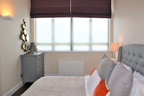 1 bedroom, iron/ironing board, free WiFi, bed sheets - One Bed Penthouse Apartment in City Road (London)