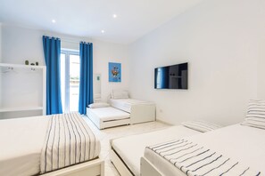 Apartment | 2 bedrooms, desk, iron/ironing board, free WiFi