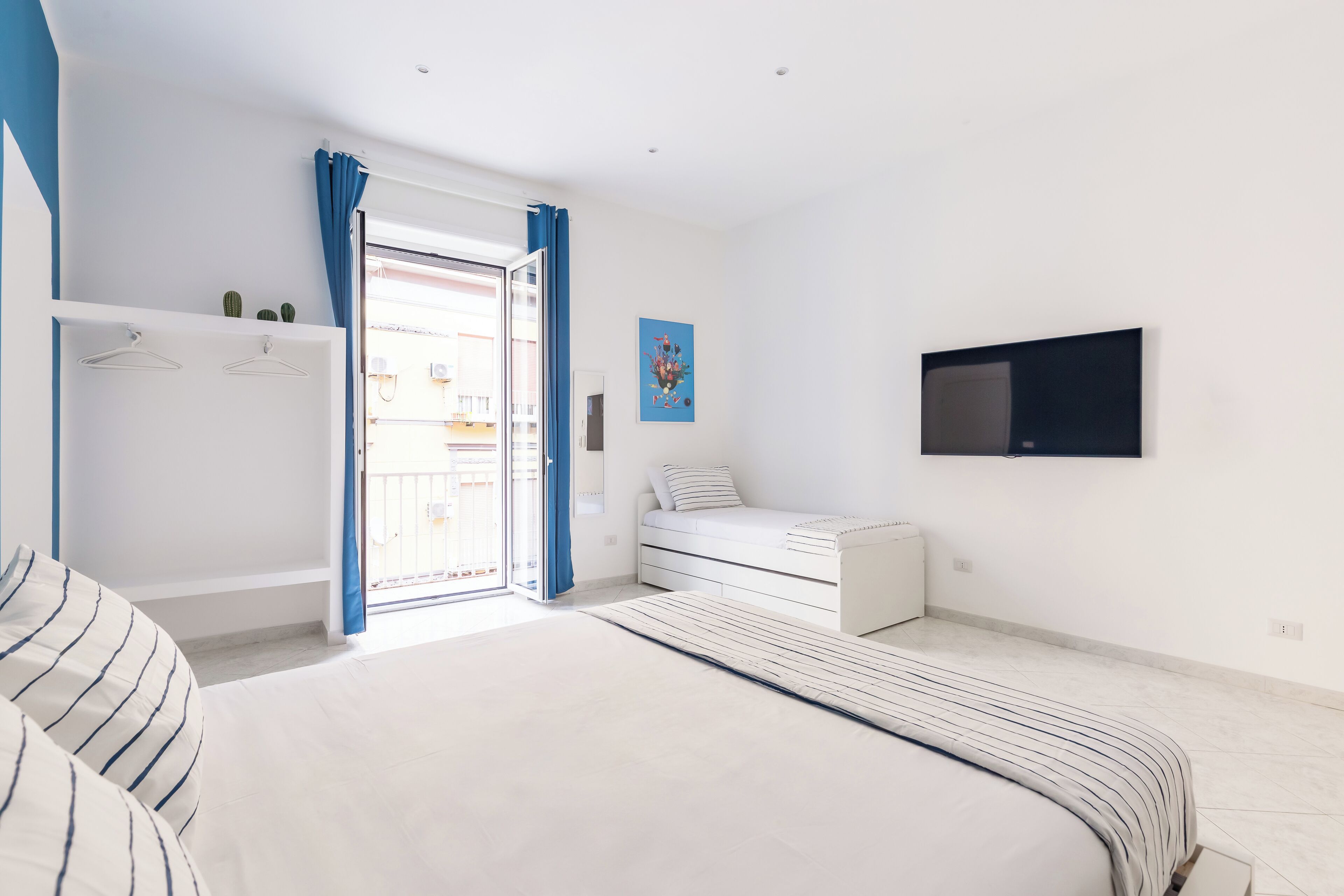 Apartamento | 2 quartos, escrivaninha, ferros/tábuas de passar roupa