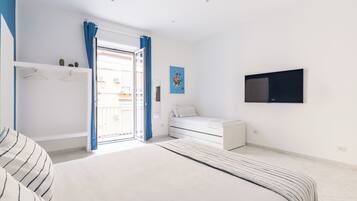Apartamento | 2 quartos, escrivaninha, ferros/tábuas de passar roupa