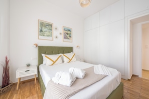 Comfort Apartment, City View | 1 bedroom, free WiFi, bed sheets - The Business Suite by Cloudkeys (Athens)
