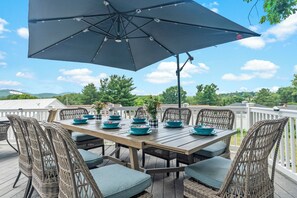 屋外ダイニングエリア