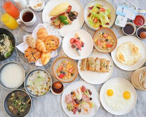 Daily buffet breakfast for a fee