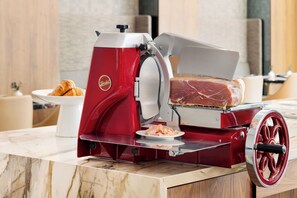 Petit déjeuner continental servi tous les jours en supplément