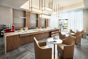 Desayuno continental todos los días (con cargo)