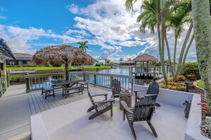 Outdoor dining - Sleeps 6-3BR-2BA- Heated pool (Cape Coral)