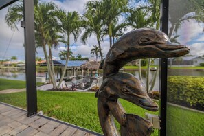 Property grounds - Sleeps 6-3BR-2BA- Heated pool (Cape Coral)