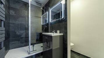 Free toiletries, hair dryer, towels, soap