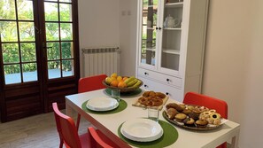 Dining - A Casa di Alfredo appartamento in villa (Marangi)