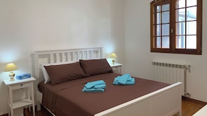 4 Schlafzimmer, Bügeleisen/Bügelbrett, kostenloses WLAN, Bettwäsche