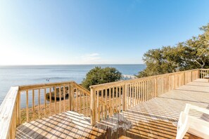 Property grounds - Soundfront Duck home w/ stunning sunset views, pool, hot tub, rec room & linens! (Duck)