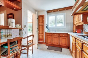 Private kitchen - Furnished villa for rent 6 people Sables d'Olonne, 200m from the beach (Les Sables-d'Olonne)
