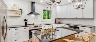 New! Mountain Modern Home on Creek At Lake Lure