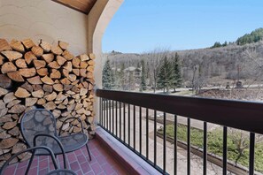 Property grounds - The Charter at Beaver Creek F3305 (Beaver Creek)