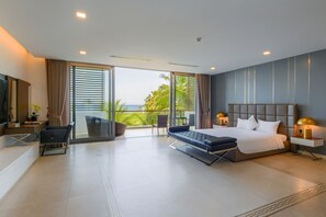 Premium bedding, down duvets, memory-foam beds, minibar - Abogo Da Nang OceanFront Luxury Villa (Da Nang)