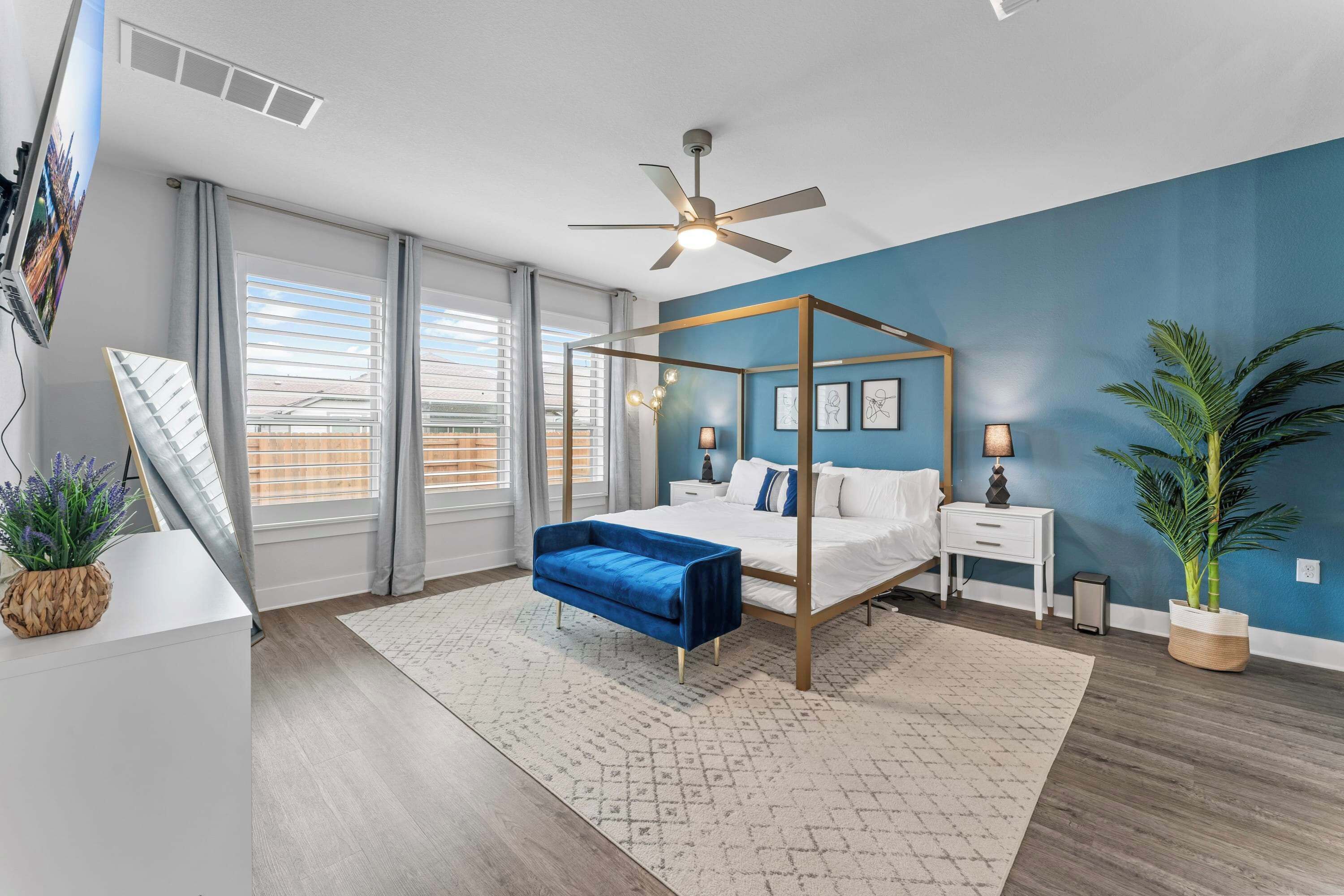 4 Schlafzimmer, Schreibtisch, Bügeleisen/Bügelbrett, WLAN