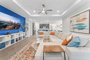 Téléviseur, jeux vidéo, bureau