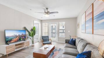 Televisión, oficina