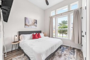 4 bedrooms, desk, iron/ironing board, WiFi