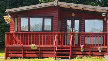 Cabin | Exterior