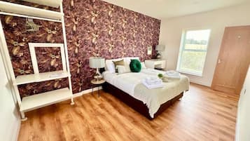 2 bedrooms, iron/ironing board, free WiFi, bed sheets