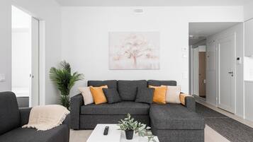 Premium Apartment, River View | Living room