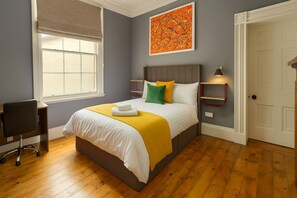 6 chambres, fer et planche à repasser, accès Internet, draps fournis