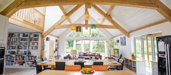 Awesome slidehouse close to coastpath,pubs,beaches sleeps 12-14