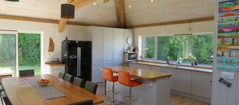 Awesome slidehouse close to coastpath,pubs,beaches sleeps 12-14