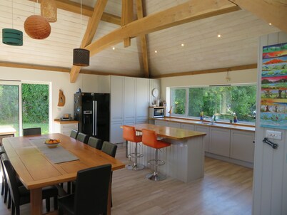 Awesome slidehouse close to coastpath,pubs,beaches sleeps 12-14