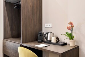 Coffres-forts dans les chambres, bureau, rideaux occultants