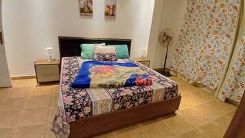 2 bedrooms, iron/ironing board, bed sheets