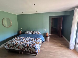 3 bedrooms, iron/ironing board, free WiFi, bed sheets - Beautiful villa with pool just outside Carcassonne (Palaja)