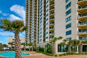 Exterior - 4th floor oceanview condo with pool, hot tub & beach access - snowbird friendly (Myrtle Beach)