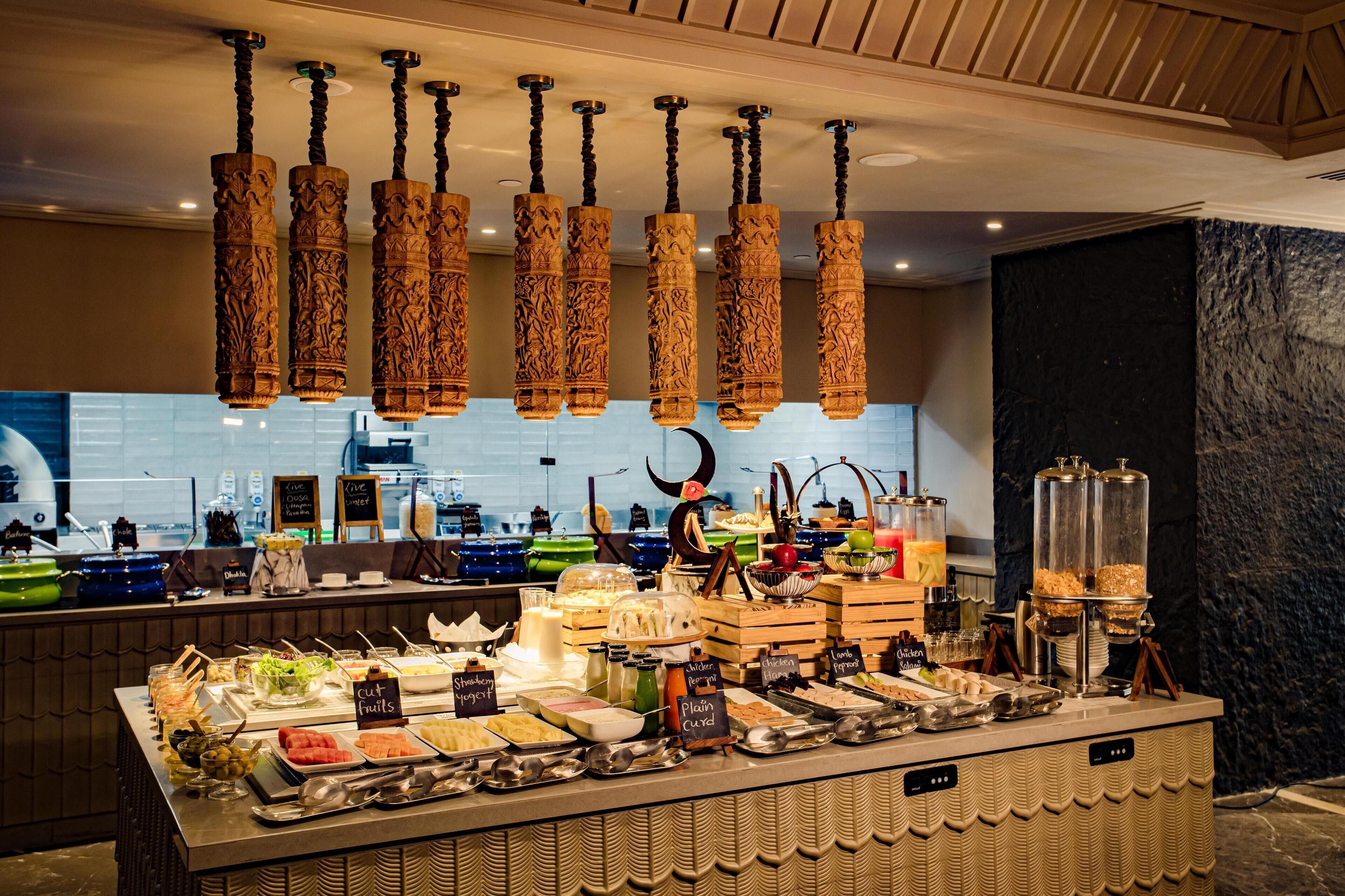 Buffet déjeuner gratuit tous les jours