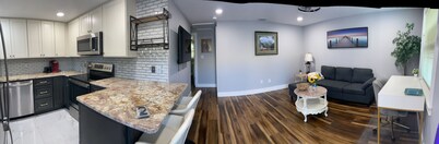 Backyard-1000mbs-WD-Updated-RainShower-AC-SmartTV-Workspace-10MinToBeach-Kitchen