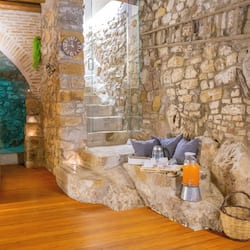 Sauna, hot tub, hot stone massages, deep-tissue massages