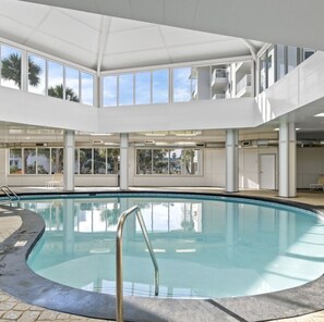 Inomhuspool och uppvärmd pool