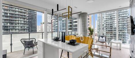 Design Suite | In-room dining