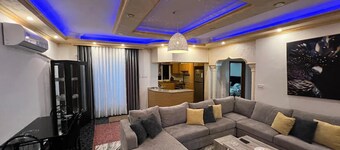 Zaid's Cozy Apartment