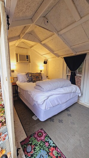 1 bedroom, WiFi, bed sheets - Manset Cabin 1 (Southwest Harbor)