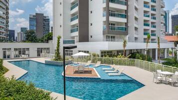 Piscina interna, piscina externa