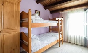 Free WiFi, bed sheets