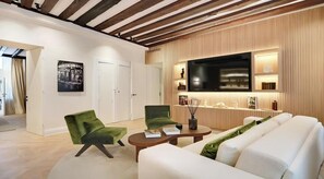 Smart TV - LUXURIOUS PARISIAN RETREAT:EXQUISITE 3-BEDROOM IN SAINT GERMAIN AT RUE DU DRAGON (Paris)