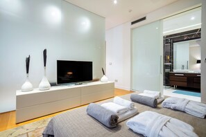 2 chambres, coffres-forts dans les chambres, rideaux occultants