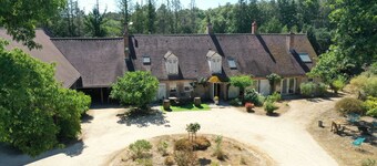 Domaine de Nittany sur 15 Hectares Capacité de 30 Pers, Piscine Intérieure