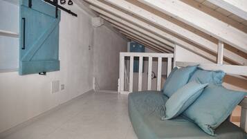 Apartment | Iron/ironing board, free WiFi