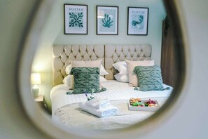 1 bedroom, iron/ironing board, travel cot, WiFi